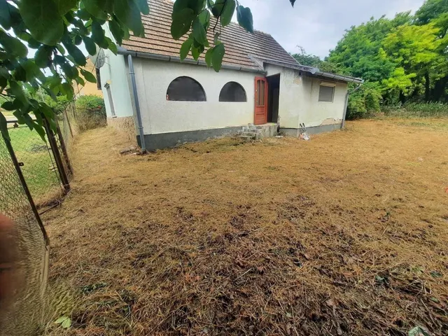 Eladó ház Szakcs 57 nm