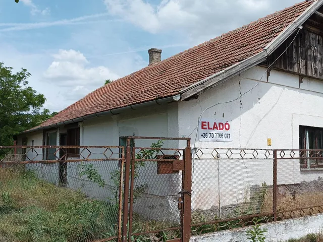 Eladó ház Baks, Aradi utca 68. szám 104 nm