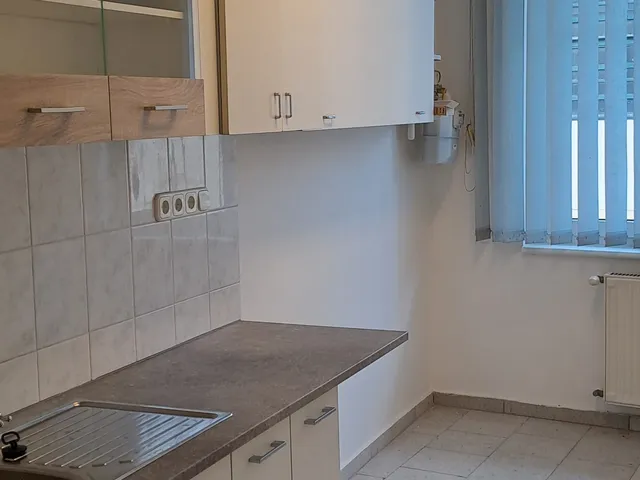 Kiadó kereskedelmi és ipari ingatlan Budapest IV. kerület, Újpest 110 nm