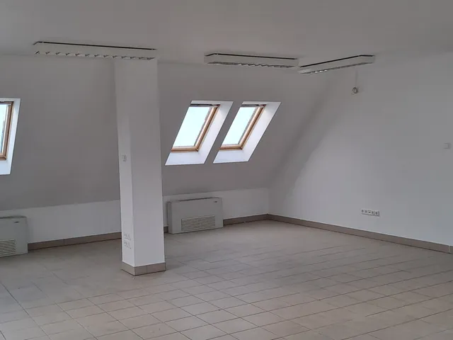 Kiadó kereskedelmi és ipari ingatlan Budapest IV. kerület, Újpest 76 nm