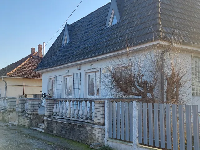 Eladó kereskedelmi és ipari ingatlan Vésztő 80 nm