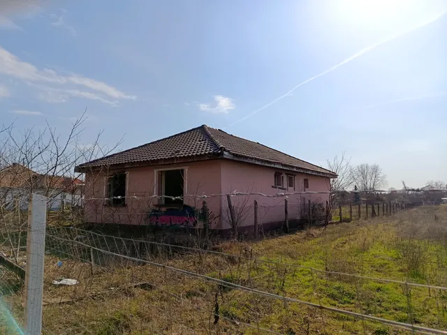 Eladó ház Dánszentmiklós, Erdő utca 2. 98 nm