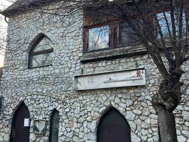 Eladó ház Nyíregyháza, Pacsirta utca 20-22 275 nm