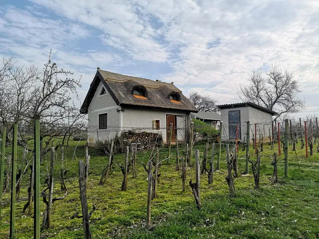 Eladó telek Veszprém, Gyulafirátót 4170 nm