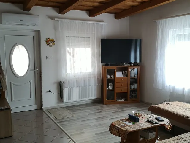 Eladó ház Veszprém, Gyulafirátót 100 nm