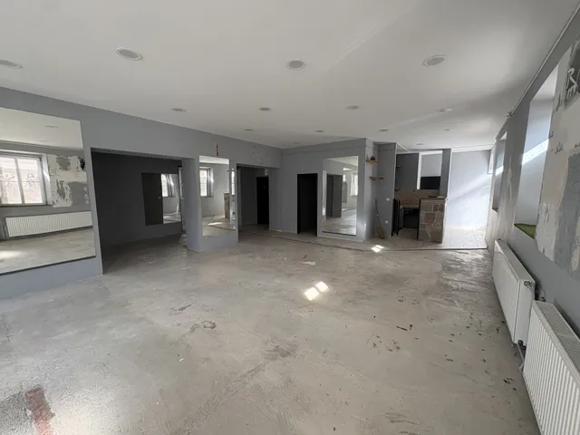 Eladó kereskedelmi és ipari ingatlan Várpalota 151 nm