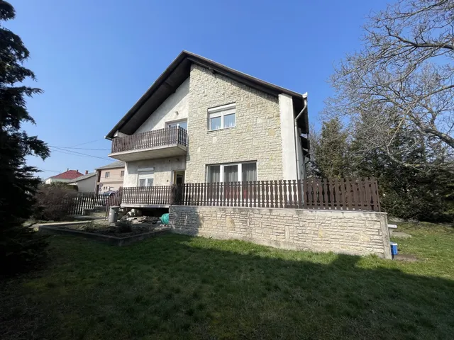 Eladó ház Várpalota 140 nm