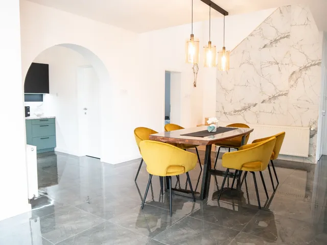 Eladó ház Balatonszepezd 220 nm