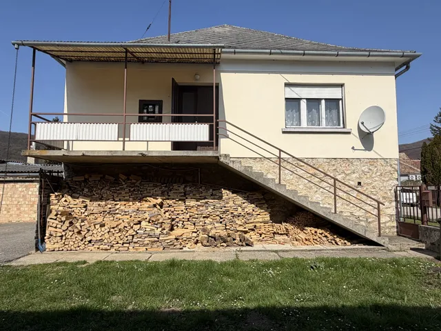 Eladó ház Bakonybél 220 nm