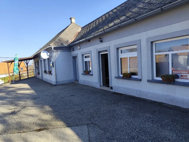 Eladó ház Mencshely 180 nm