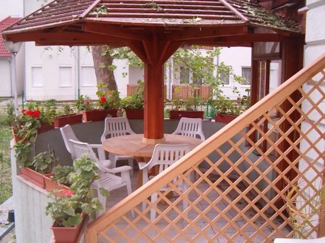 Eladó üdülő és hétvégi ház Balatonszemes 343 nm