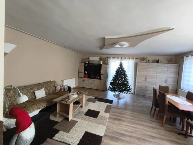 Eladó ház Zánka 286 nm