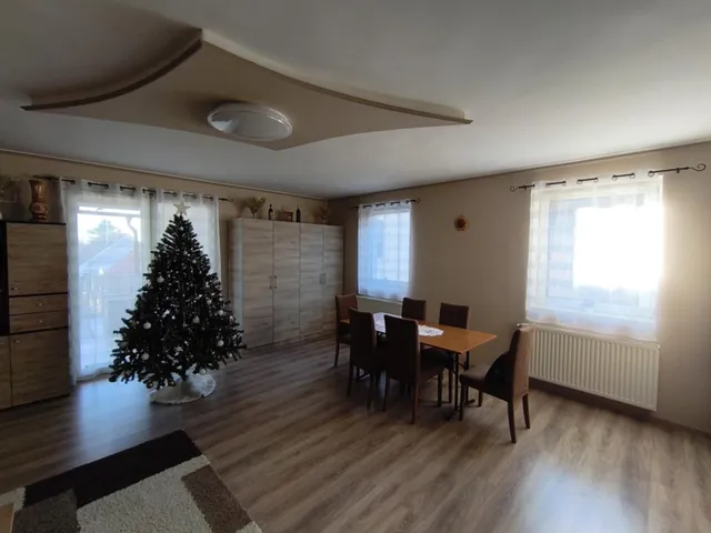 Eladó ház Zánka 286 nm