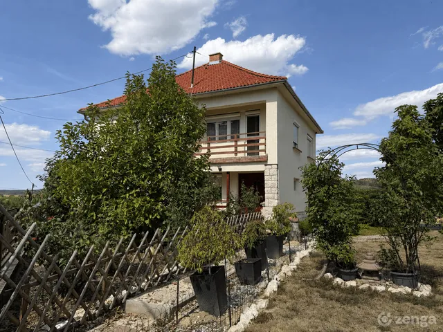 Eladó ház Bakonyszentkirály 128 nm
