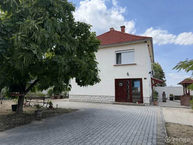 Eladó ház Bakonyszentkirály 128 nm