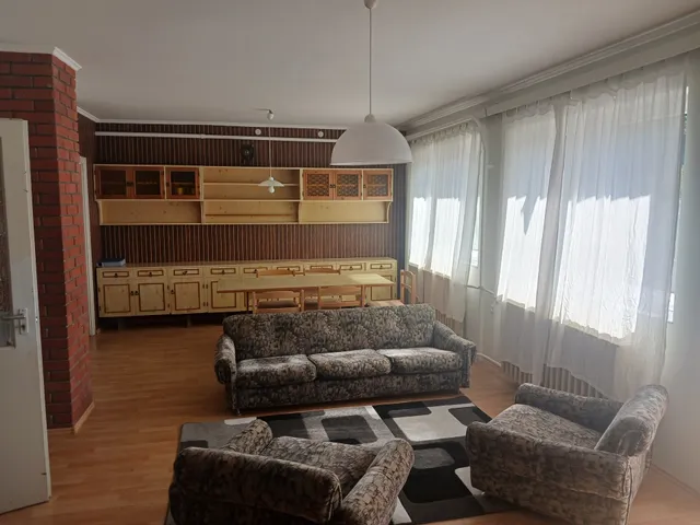 Eladó ház Veszprémfajsz 240 nm