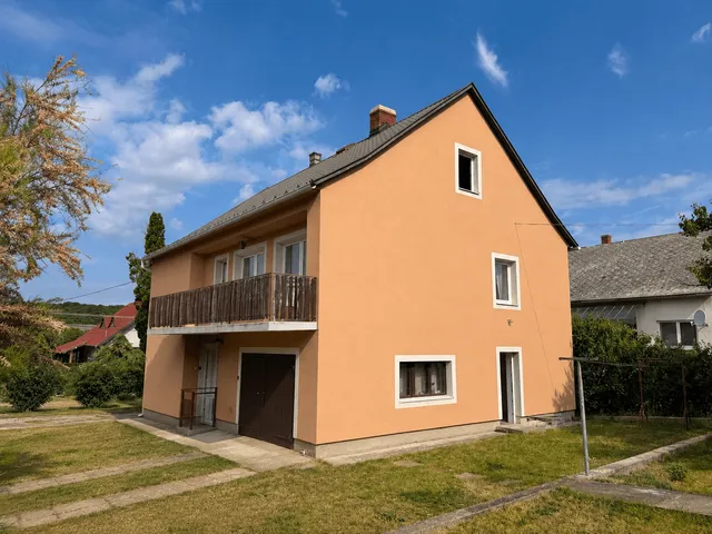 Eladó ház Veszprémfajsz 240 nm