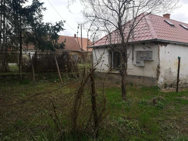 Eladó ház Káptalanfa 45 nm