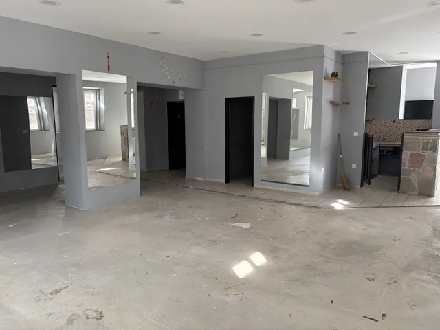 Eladó kereskedelmi és ipari ingatlan Várpalota 151 nm