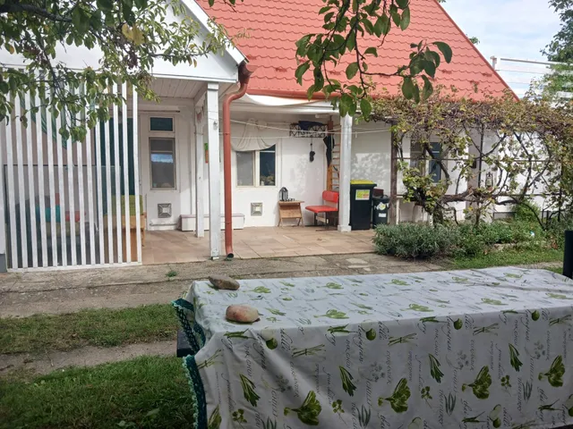 Eladó ház Balatonszárszó 140 nm