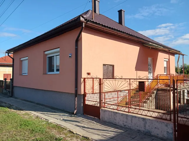 Eladó ház Lajoskomárom 100 nm