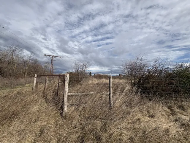 Eladó telek Szabadbattyán 5000 nm