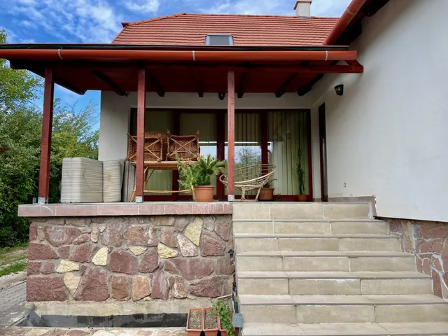 Eladó ház Felsőörs 174 nm