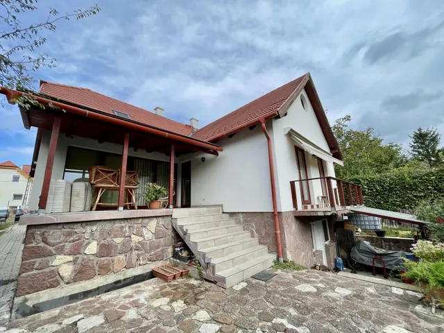 Eladó ház Felsőörs 174 nm