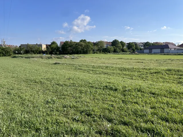 Eladó telek Várpalota 900 nm