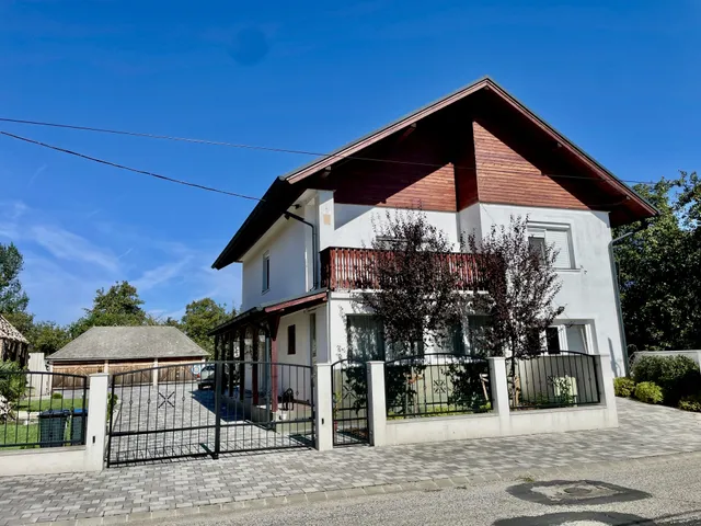 Eladó ház Tés 166 nm