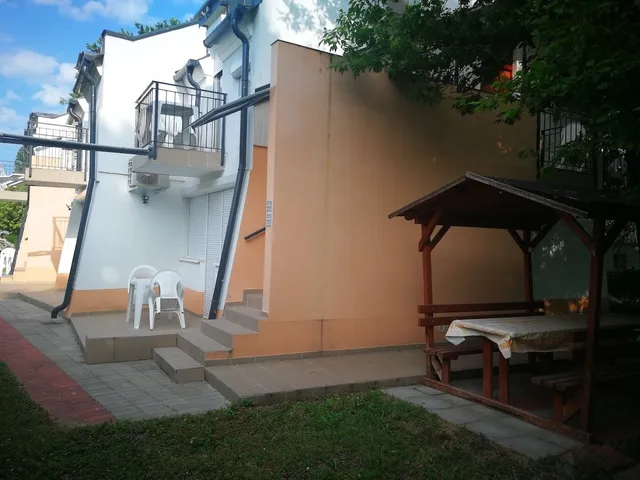 Eladó üdülő és hétvégi ház Balatonszemes 300 nm