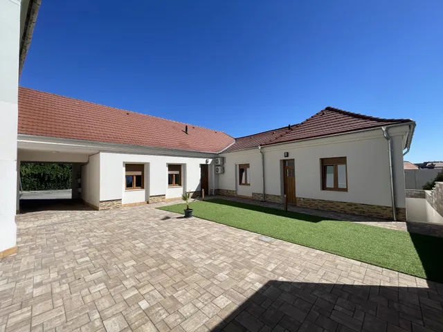 Eladó lakás Veszprém 73 nm