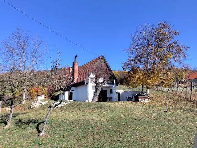 Eladó mezőgazdasági ingatlan Monoszló 2397 nm