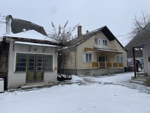 Eladó ház Öskü 110 nm