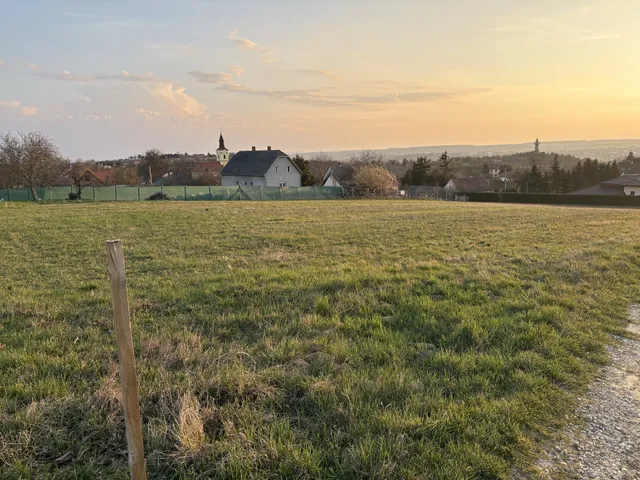 Eladó telek Cserszegtomaj 2076 nm