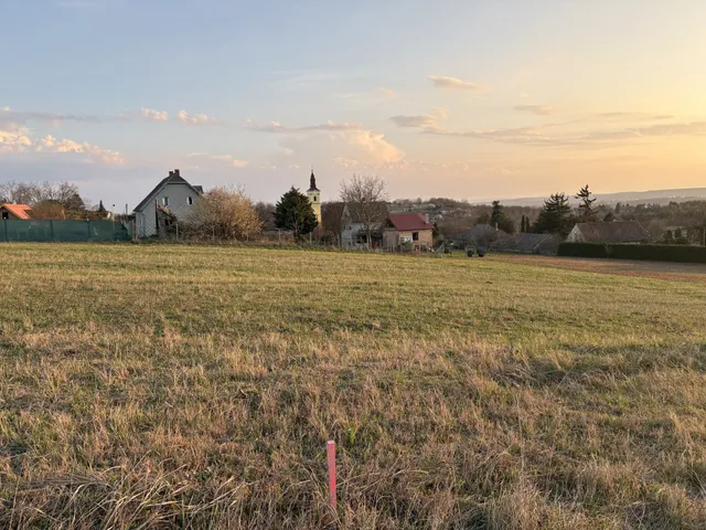 Eladó telek Cserszegtomaj 2038 nm