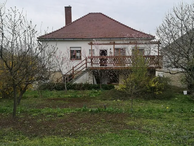 Eladó ház Zirc 190 nm