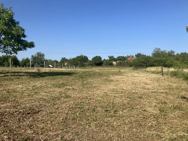 Eladó telek Szentkirályszabadja 3465 nm