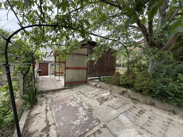 Eladó telek Várpalota 697 nm