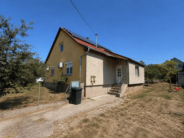 Eladó ház Zánka 77 nm