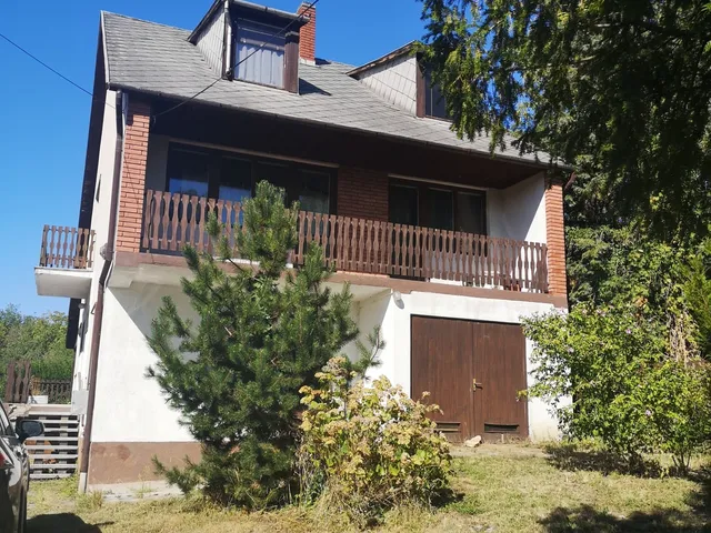 Eladó ház Ajka 140 nm
