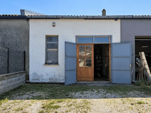 Eladó kereskedelmi és ipari ingatlan Szentantalfa 114 nm