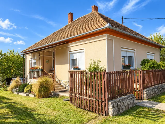 Eladó ház Bakonykoppány 100 nm