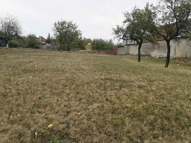 Eladó telek Veszprém 1140 nm