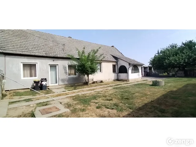 Eladó ház Fadd 79 nm