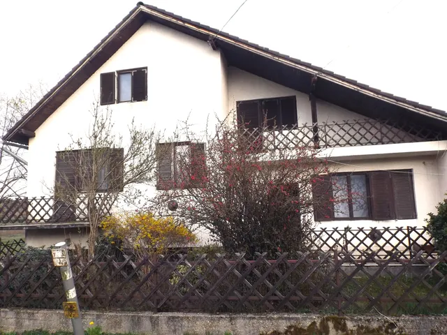 Eladó ház Lenti, Tölgyfa utca 15 220 nm