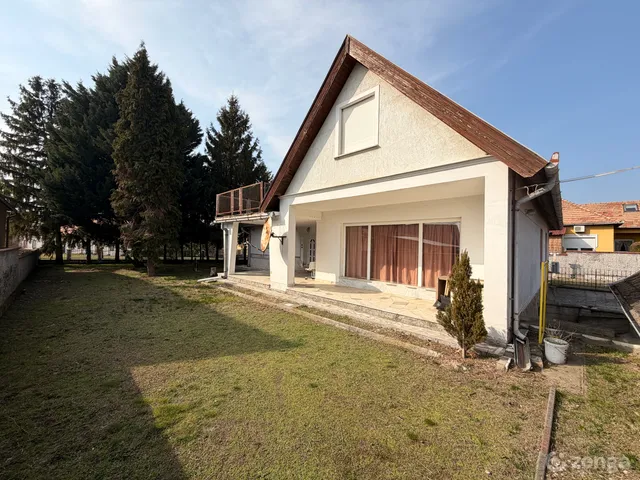 Eladó ház Szigetbecse 204 nm