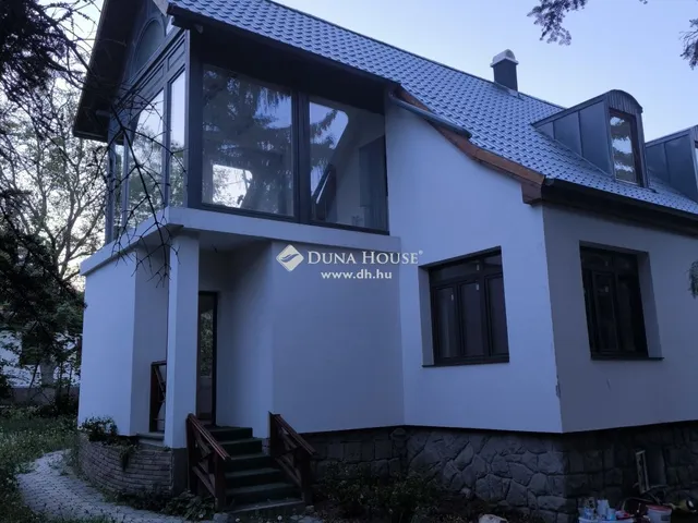 Eladó ház Leányfalu 237 nm