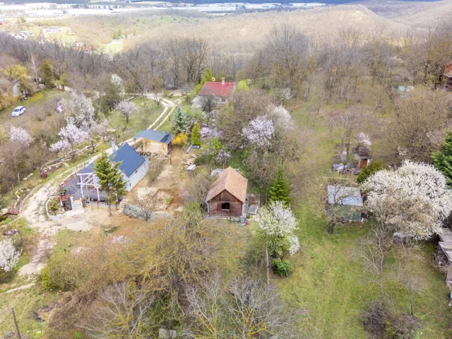 Eladó telek Biatorbágy 1086 nm