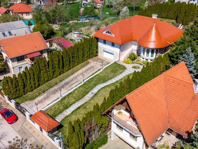 Eladó ház Biatorbágy 550 nm